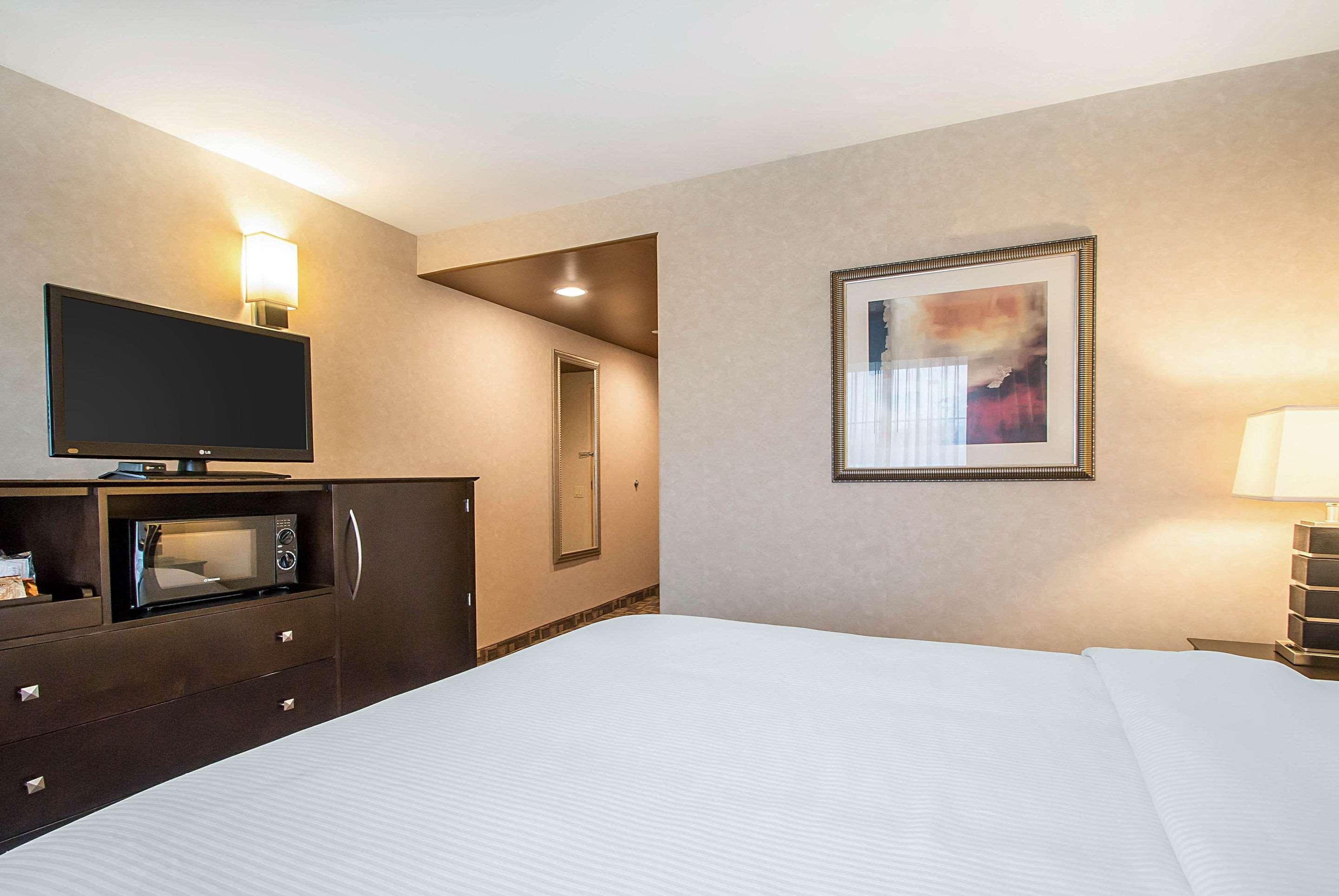 Clarion Inn Elmhurst - Oak Brook Near I-88, I-290, I-294 Экстерьер фото