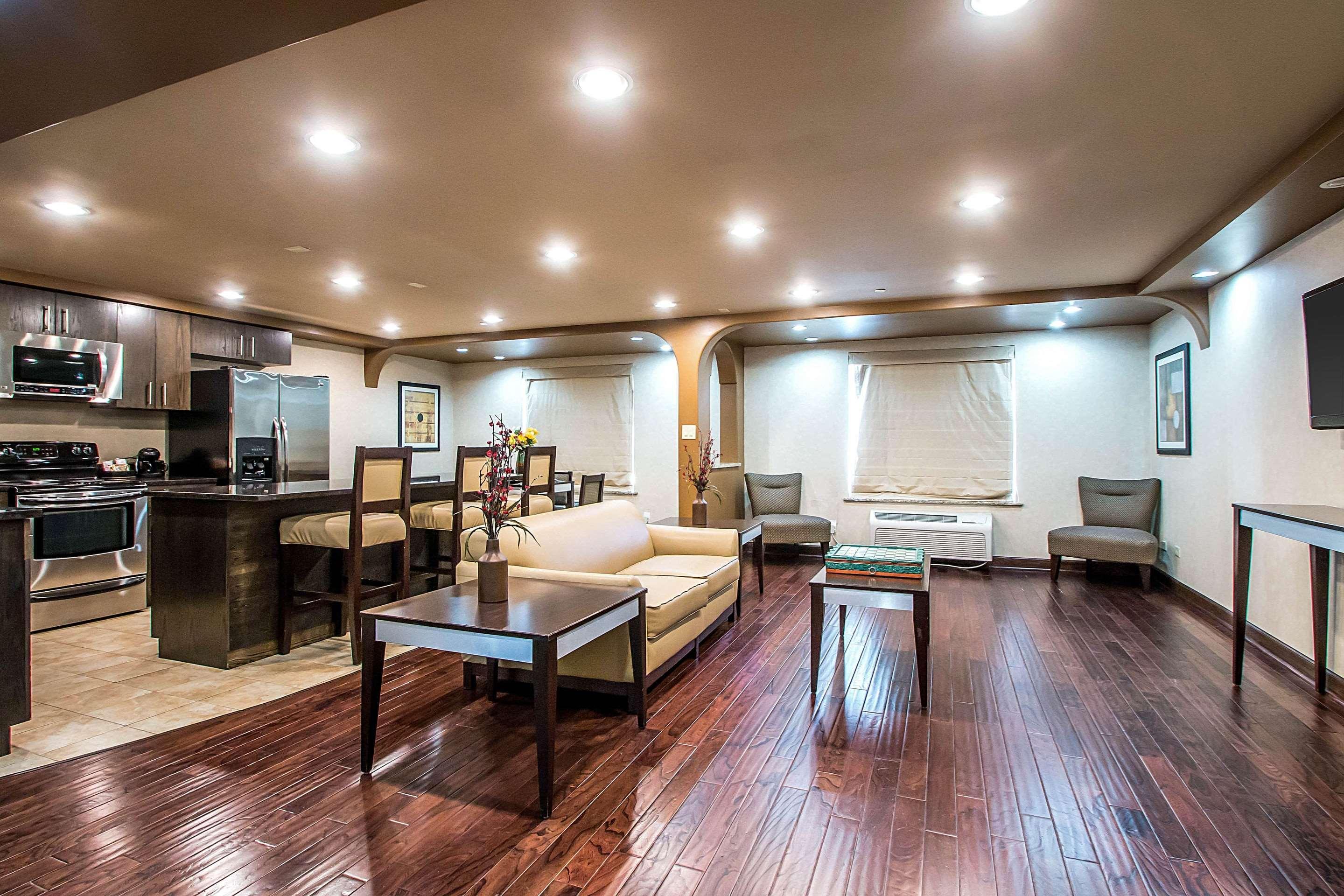 Clarion Inn Elmhurst - Oak Brook Near I-88, I-290, I-294 Экстерьер фото