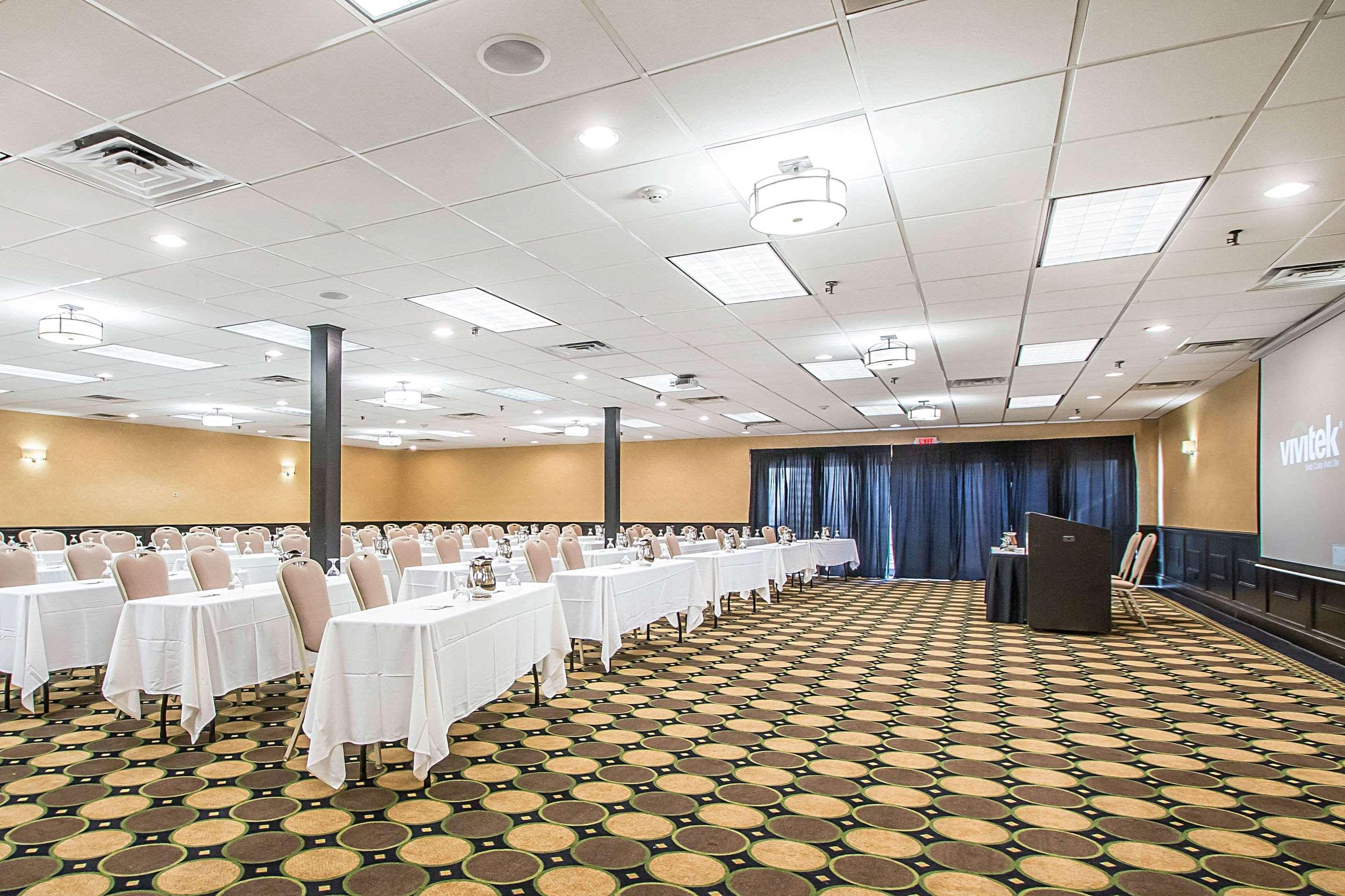 Clarion Inn Elmhurst - Oak Brook Near I-88, I-290, I-294 Экстерьер фото